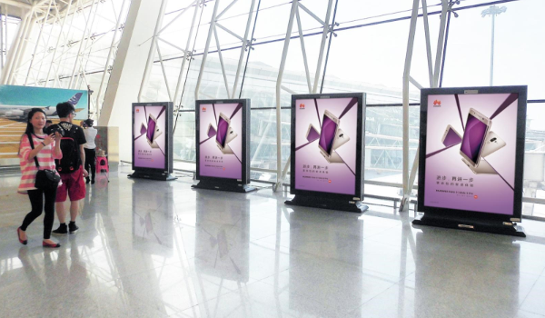 武汉天河机场滚动灯箱广告投放案例