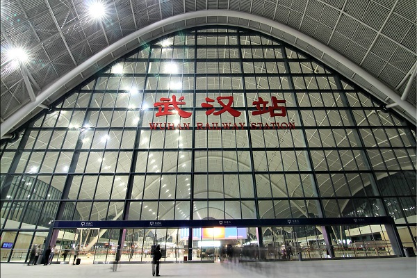 武汉火车站LED大屏广告